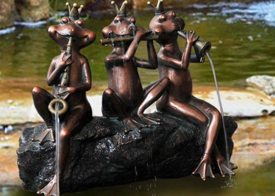 China Outdoor Polyresin Three Frogs Water Fountain Spitters supplier